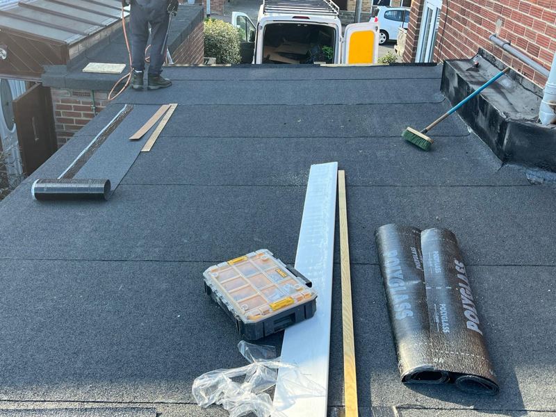 Flat roof felting